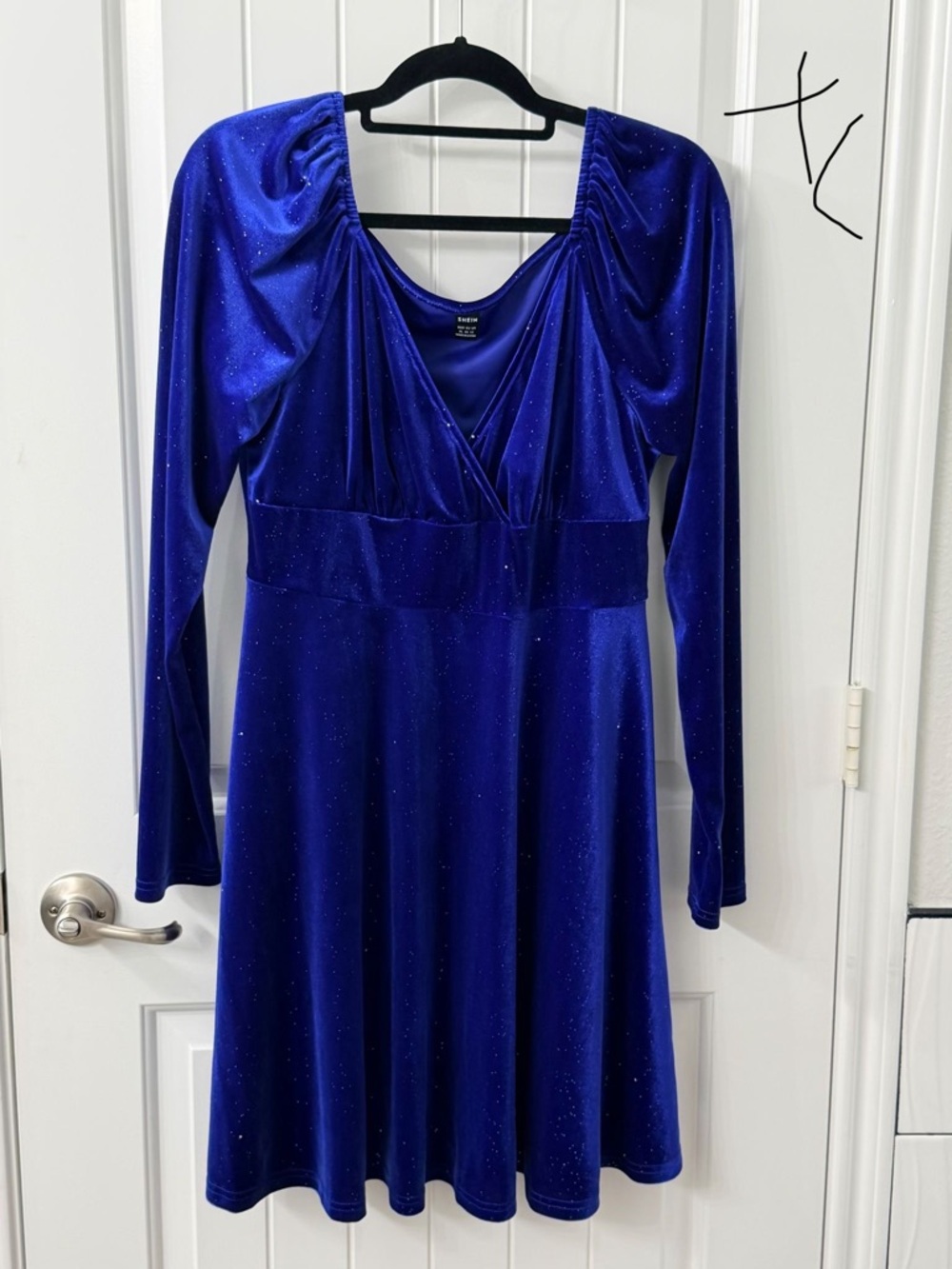 Women’s Royal Blue Velvet Long-Sleeve Dress